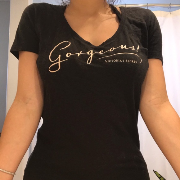 Victoria's Secret Tops - Victoria’s Secret Sleep Shirt🖤 GOREGOUS!